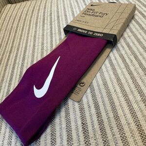 Nike Dri-FIT Fury Headband in Magenta